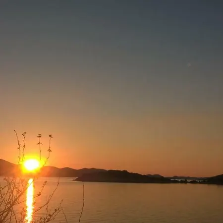 Holiday home Fisherman's House Vilma - Otok Zut *